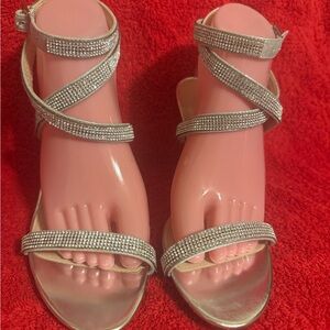 Nina Sz .8.5 Silver Blingy Ankle Wrap Sandals EUC😊😊